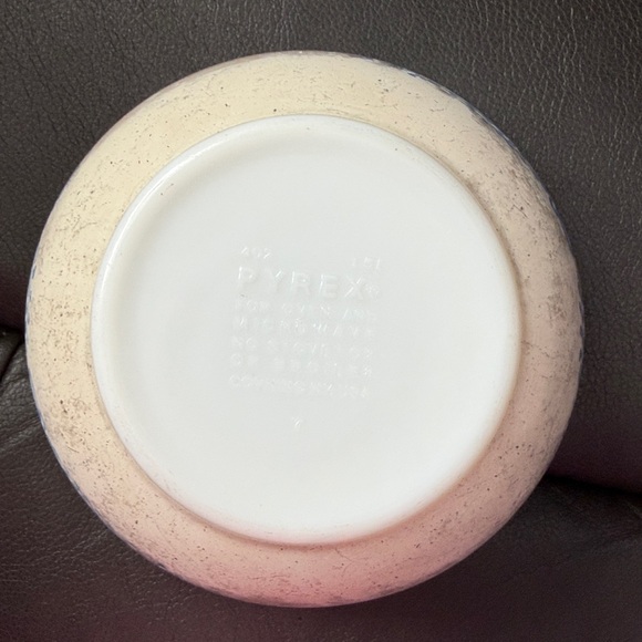 Vintage Pyrex - Picture 2 of 5